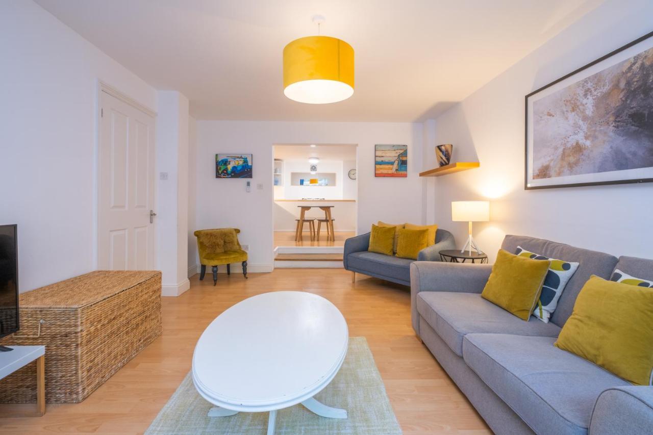 Modern Apt Near Gardens With Large Decking Area - Vivre Retreats Bournemouth Exterior photo